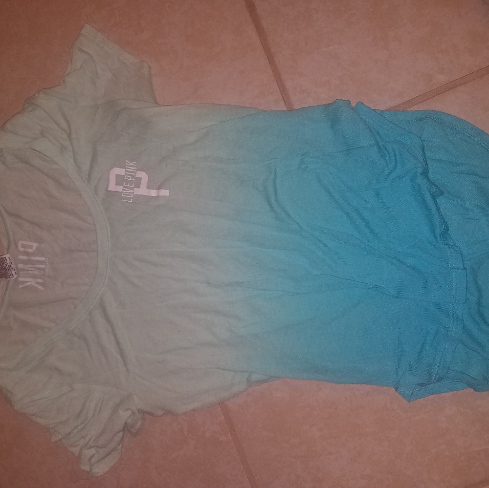 Vs pink t